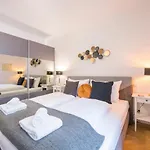 Moulin Rouge Suite by ichbucheAT