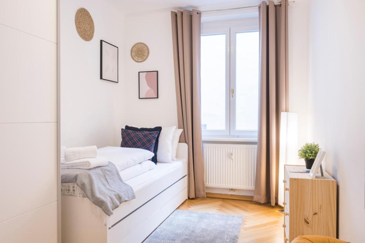 Moulin Rouge By Ichbucheat Apartment Wien